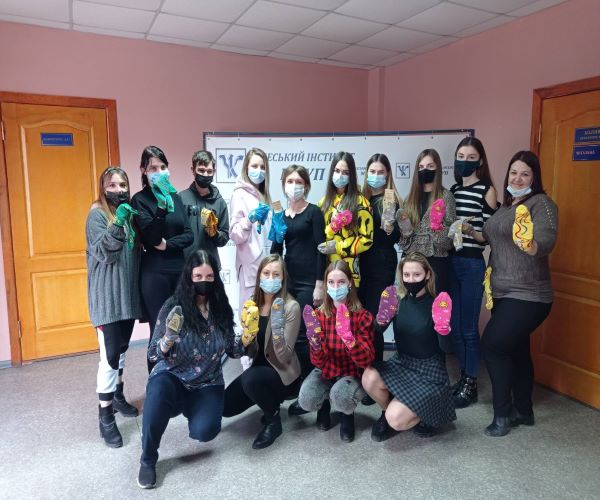 Зустріч  студентів та викладачів  з батьками дітей з синдромом Дауна, з ОБО «Сонячні діти».  Проведення флешмобу «LOTS OF SOCKS» 