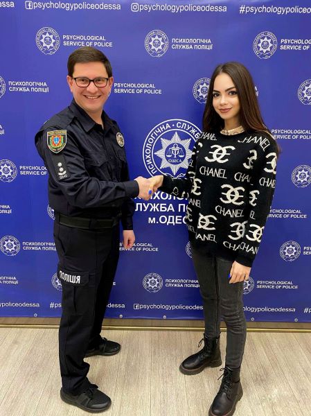 Шепелєва Віолетта  з метою напрацювання практичних навичок стала  волонтером відділу психологічного забезпечення УКЗ ГУНП в Одеській області